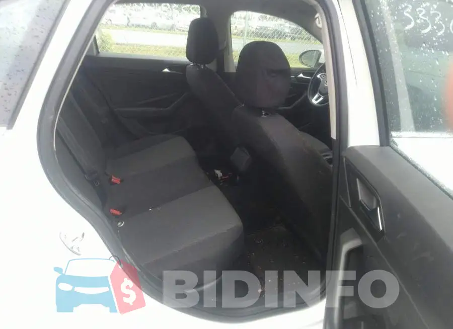 3VWCB7BUXLM055957 Photo# 8