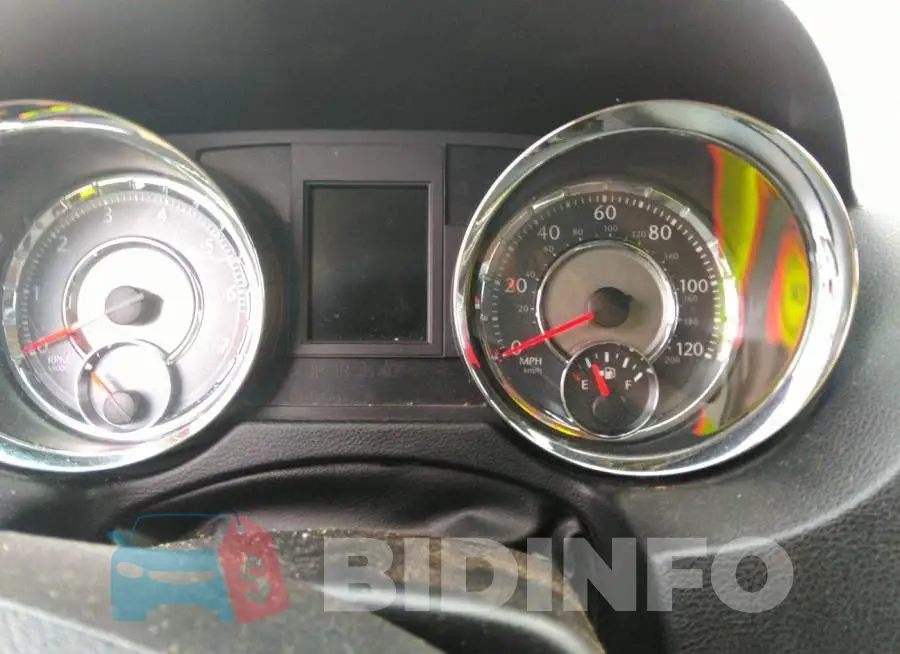 2C4RC1CG8FR583946 Photo# 7