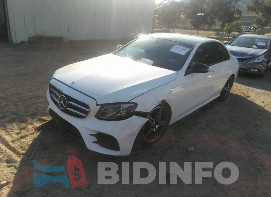 WDDZF4JBXJA381550 Photo# 2