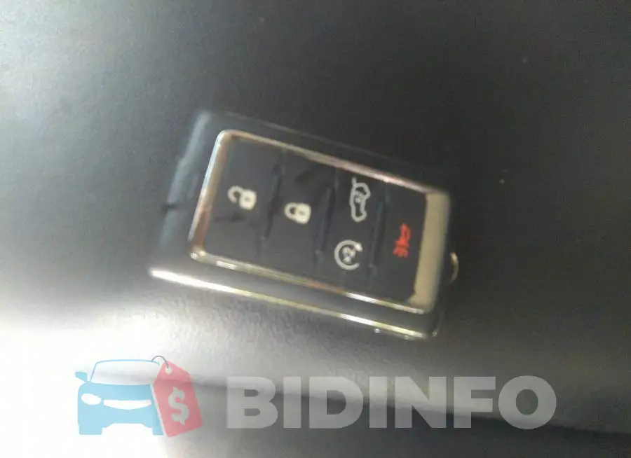 1C4RJKBG3M8105729 Photo# 11