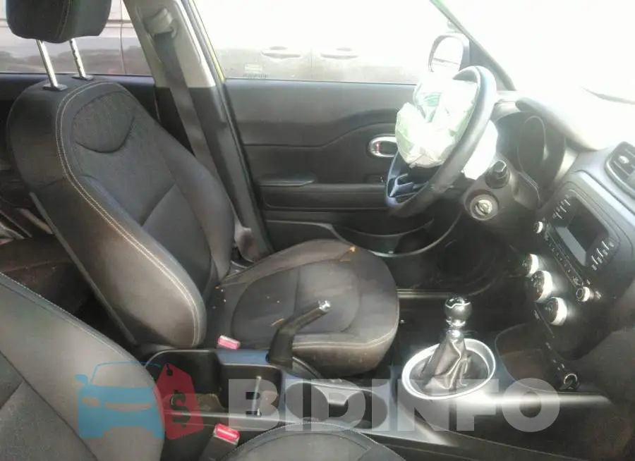 KNDJN2A2XG7827295 Photo# 5