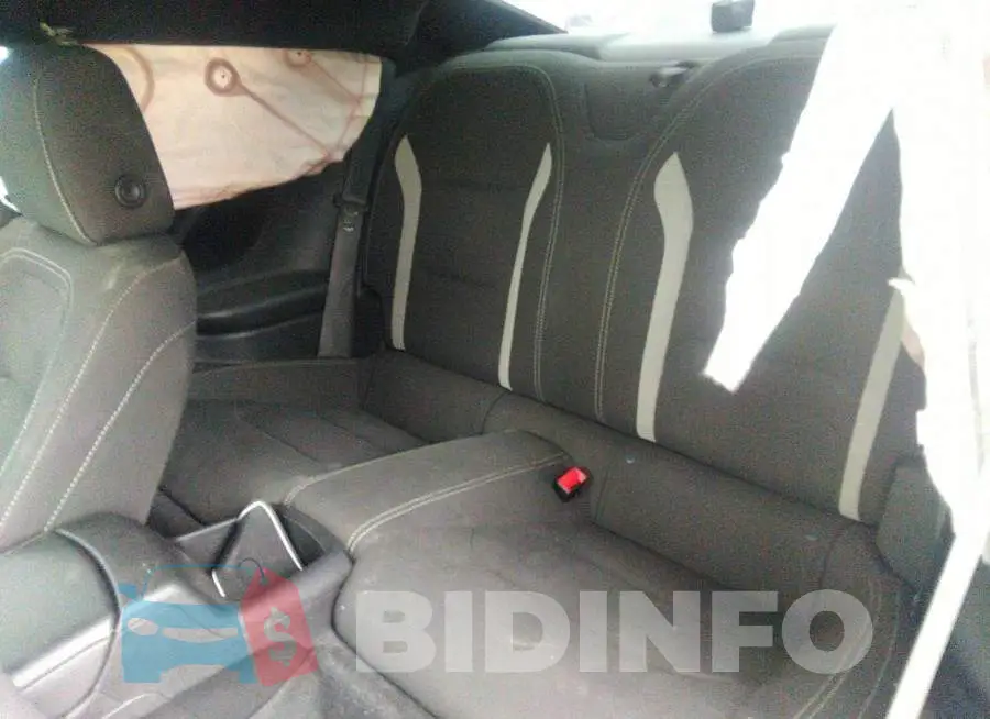 1G1FB1RX6J0110801 Photo# 8