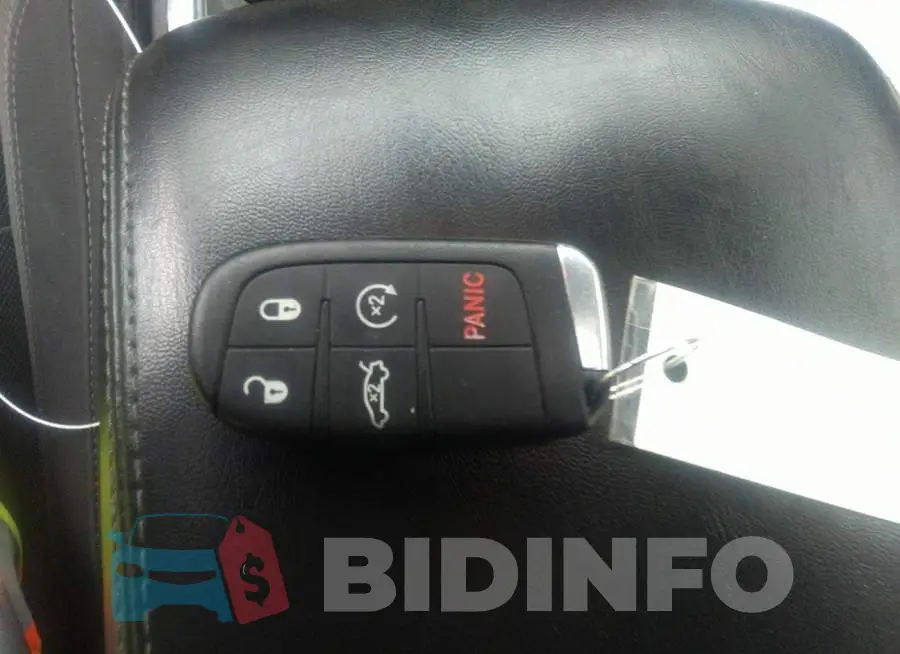 2C3CDXHG1FH748003 Photo# 11