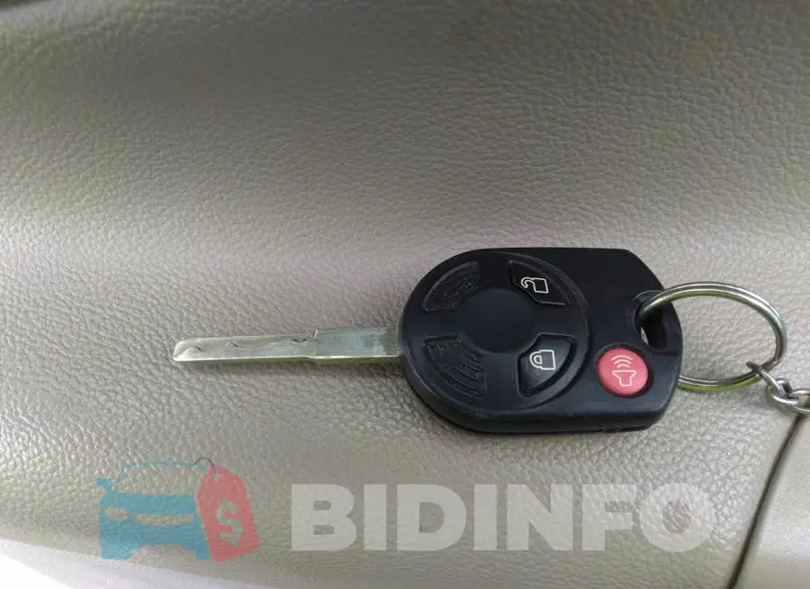 1FMCU0G92GUA69275 Photo# 11