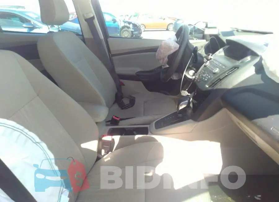1FADP3F2XJL212983 Photo# 5