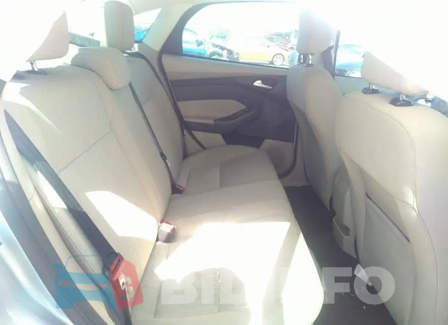1FADP3F2XJL212983 Photo# 8