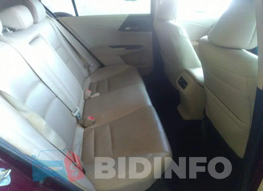 1HGCR2F83HA269256 Photo# 8