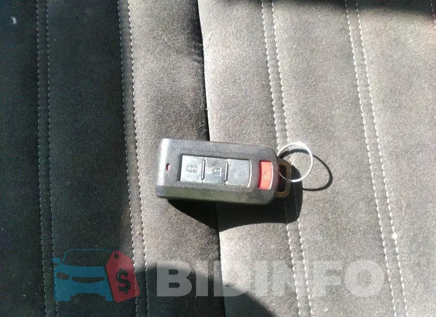 JA4AD3A32KZ055674 Photo# 11