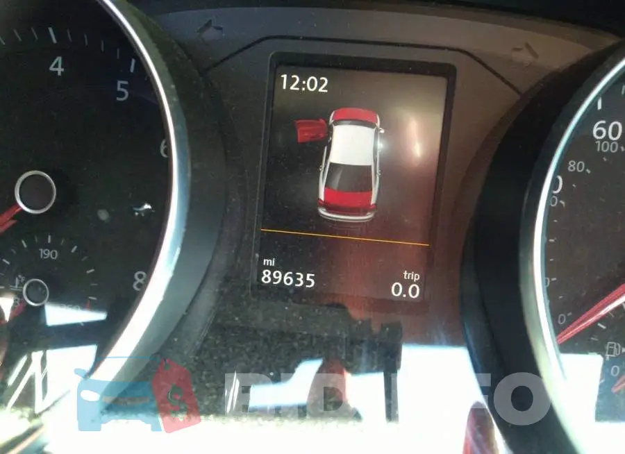 1VWGT7A32HC081789 Photo# 7