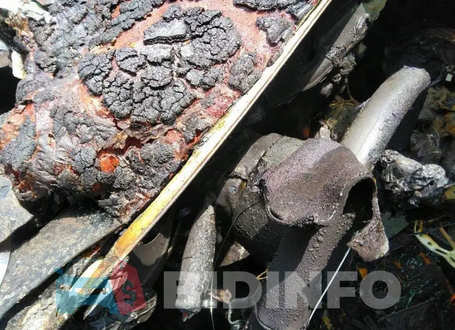 2C3CDXBG0MH570137 Photo# 7