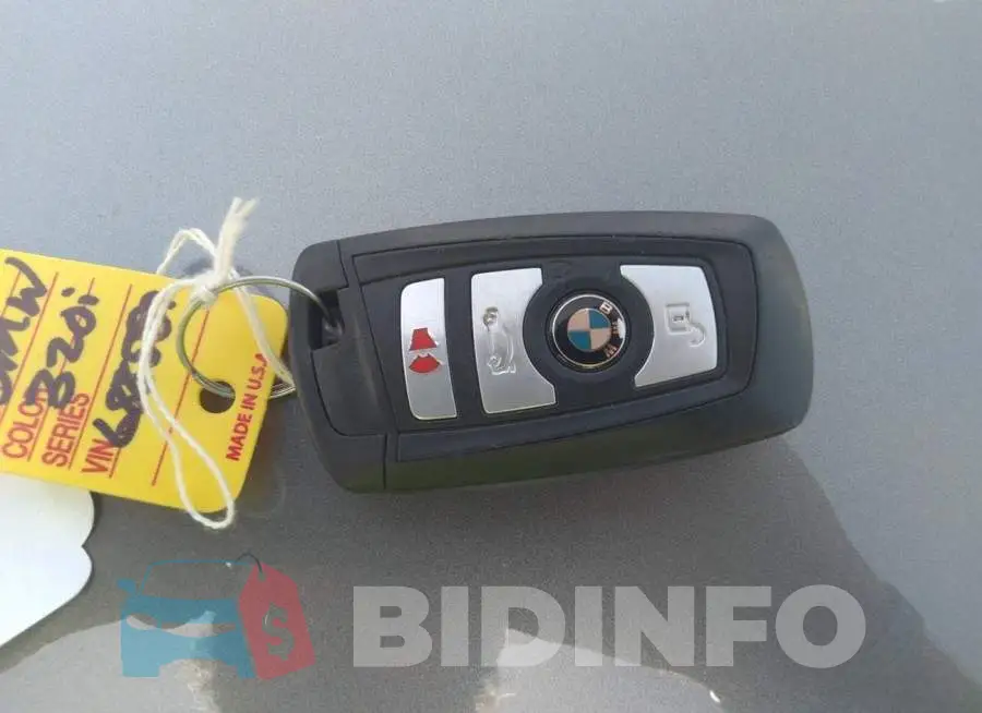 WBA8A3C58GK688589 Photo# 11