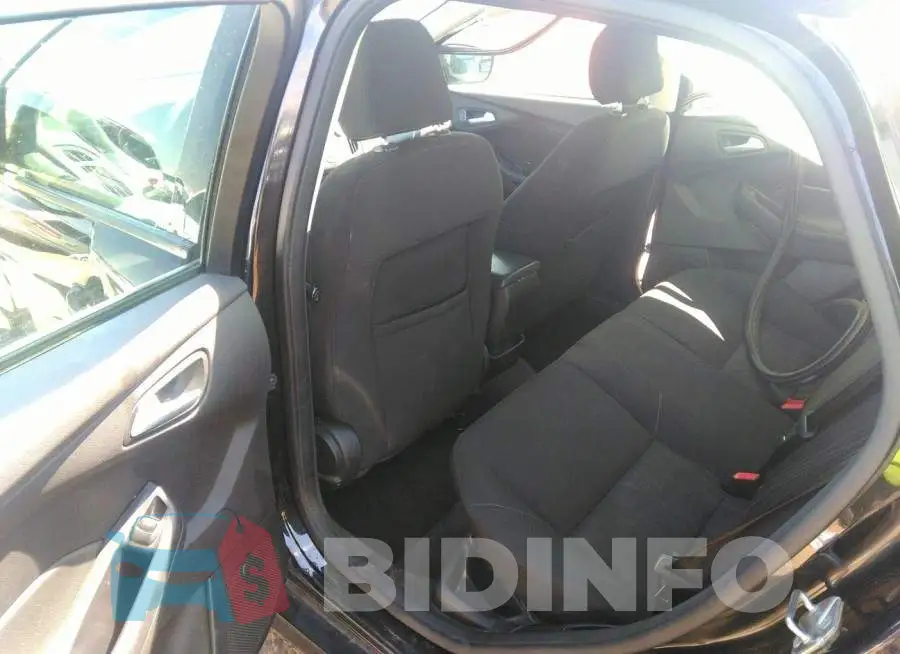 1FADP3F27FL368177 Photo# 8