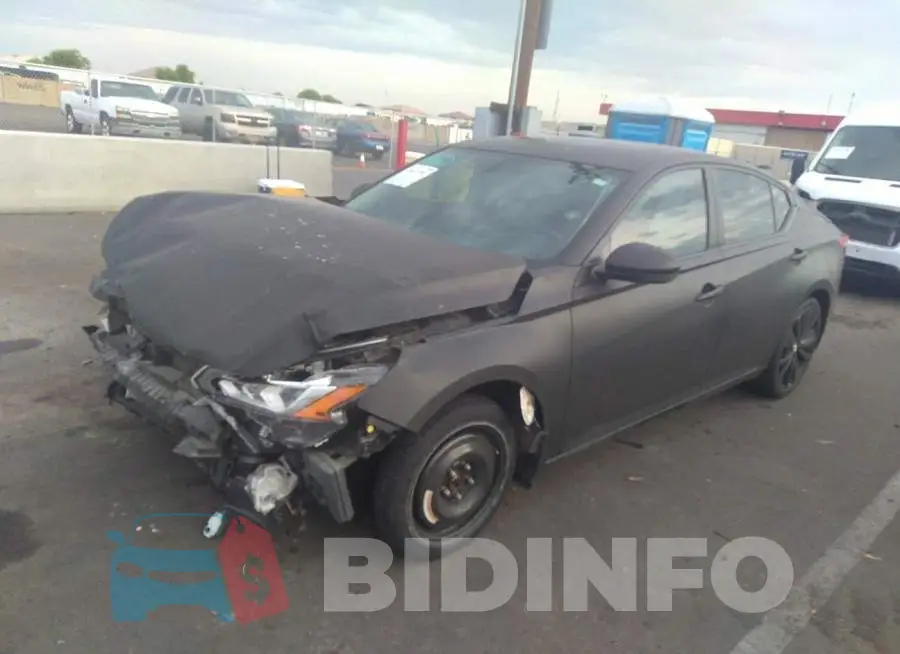 1N4BL4CV3KC137682 Photo# 2