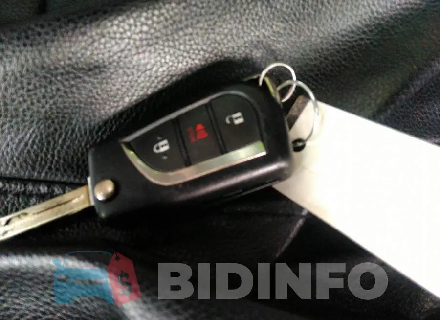2T3F1RFVXLC105175 Photo# 11