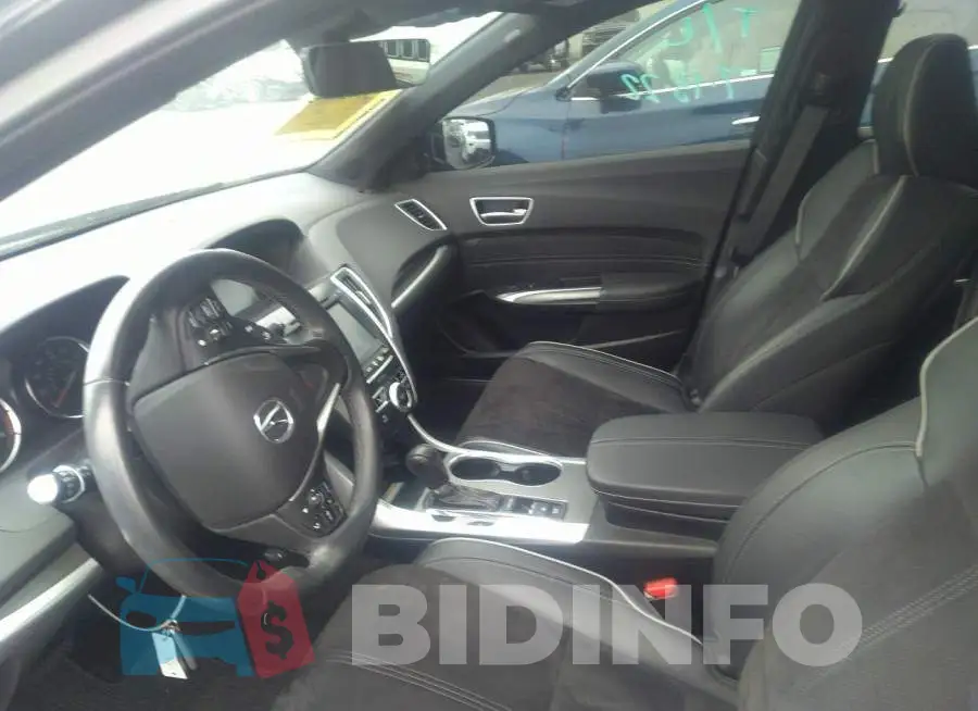 19UUB1F67KA007555 Photo# 5