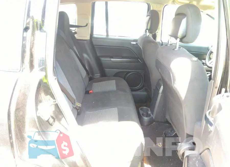 1C4NJCBA1FD249693 Photo# 8