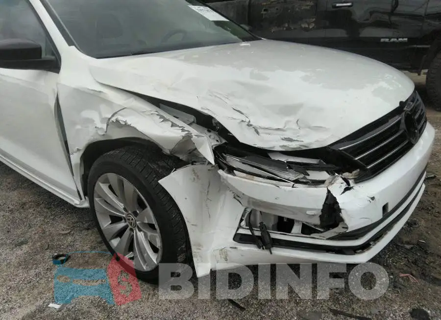 3VW267AJ5GM302220 Photo# 6