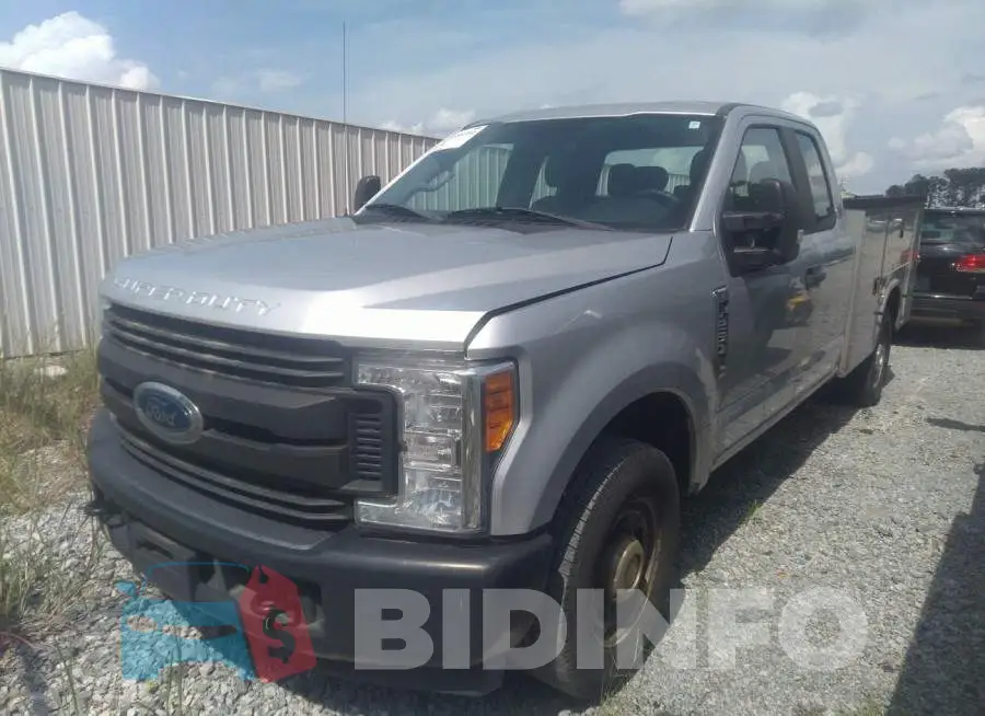 1FT7X2A62HED18614 Photo# 2