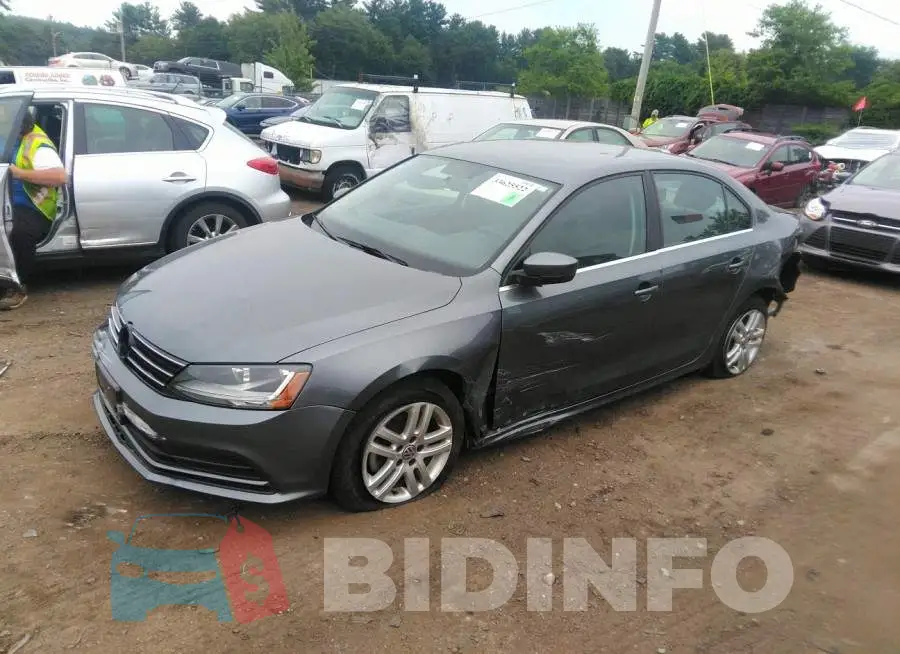 3VW167AJ0HM376562 Photo# 2
