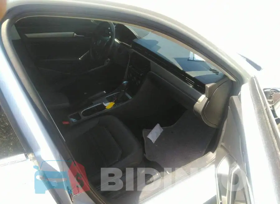 1VWSA7A35LC010241 Photo# 5