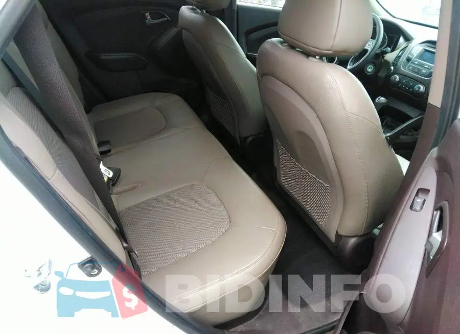 KM8JT3AF4FU108490 Photo# 8