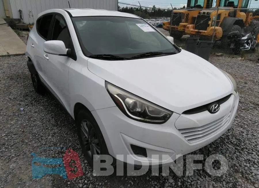 KM8JT3AF4FU108490 Photo# 1