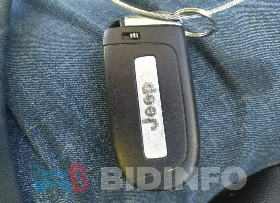 3C4NJCBB8JT248410 Photo# 11