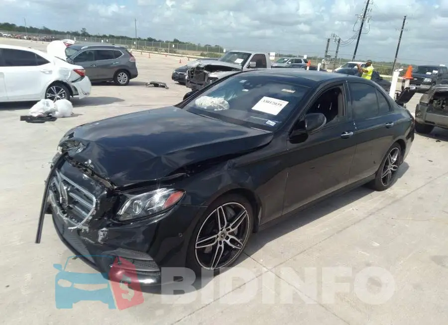 WDDZF6JB2KA589015 Photo# 2