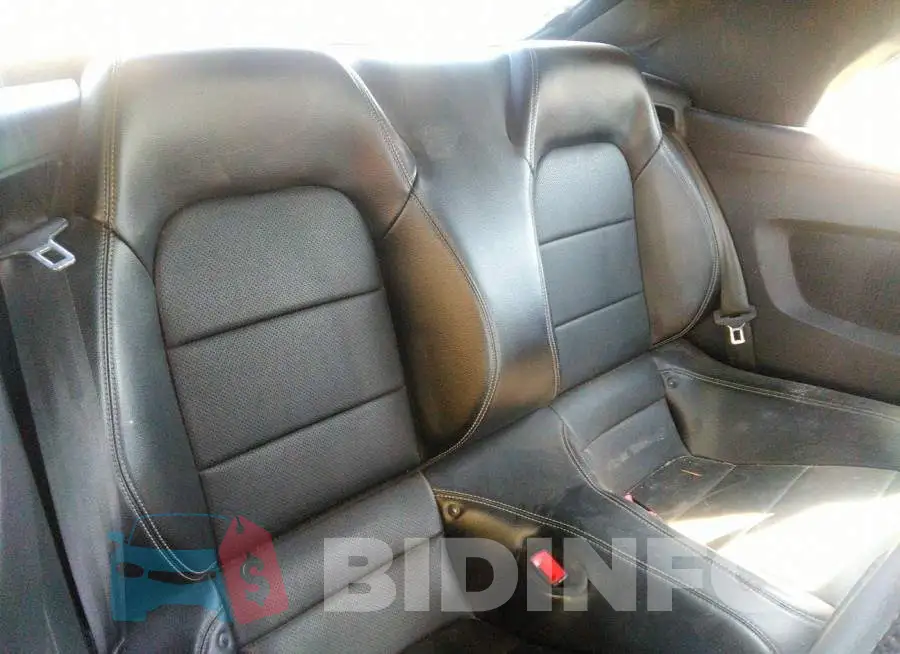1FATP8UHXJ5132703 Photo# 8