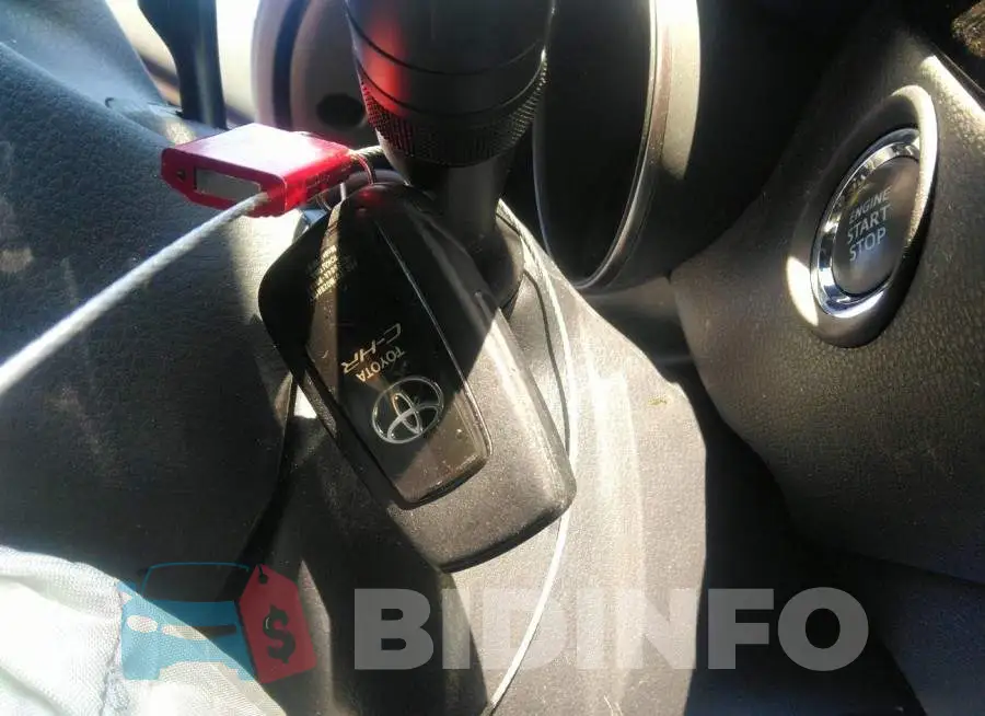 JTNKHMBX7L1084167 Photo# 11