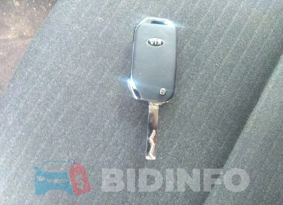 KNDJ23AU9L7000947 Photo# 11