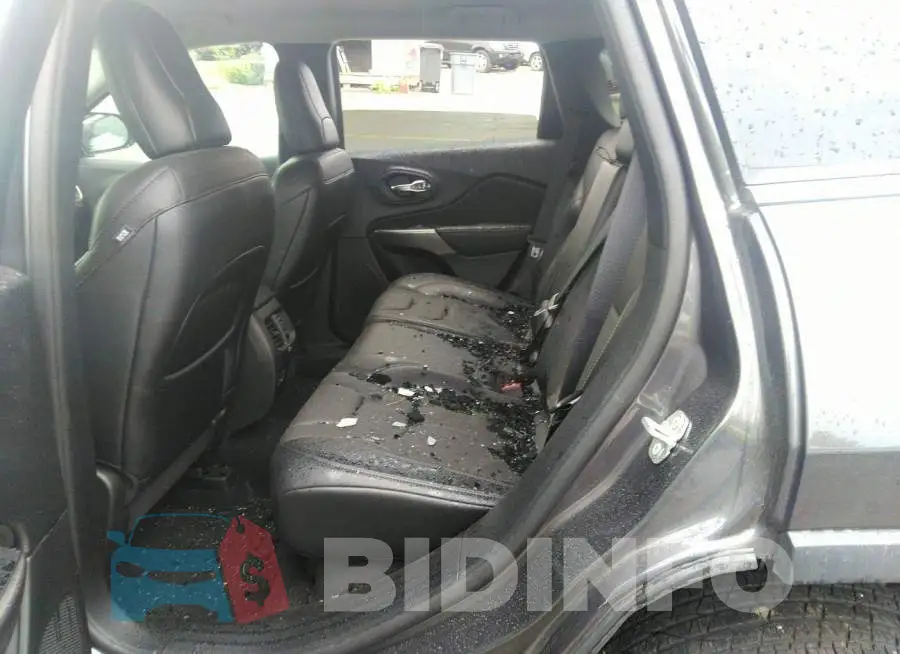 1C4PJMMX3MD195052 Photo# 8