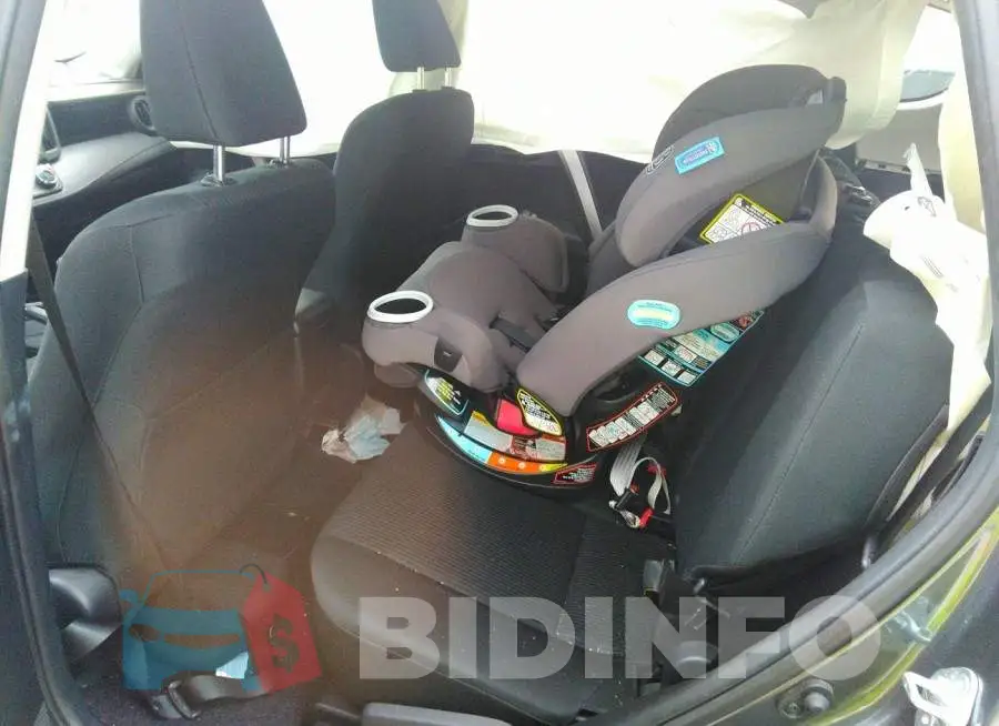 JTMZFREV1JD131088 Photo# 8