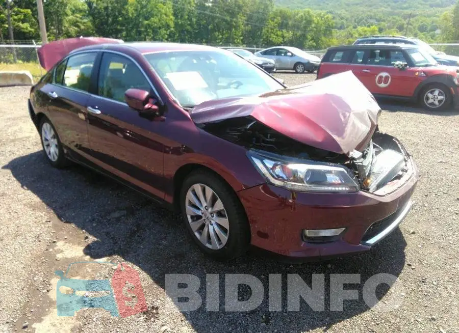 1HGCR2F84FA190773 Photo# 1