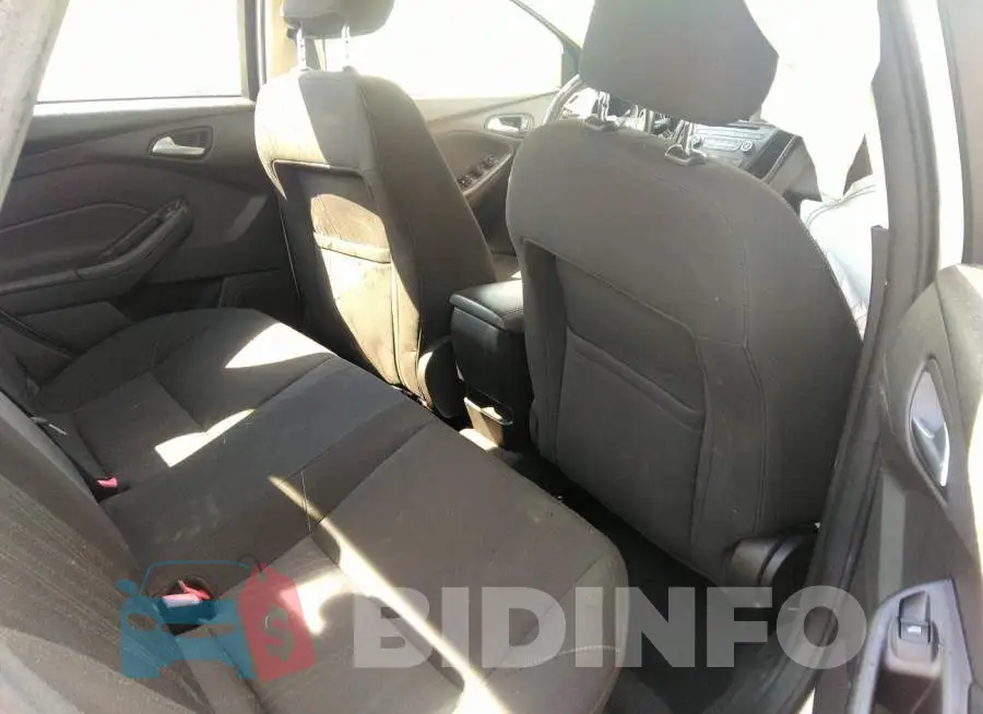1FADP3F26FL299305 Photo# 8