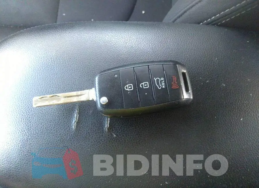 KNDJN2A2XF7165362 Photo# 11