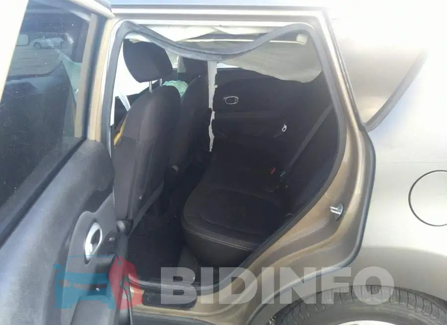 KNDJN2A2XF7165362 Photo# 8