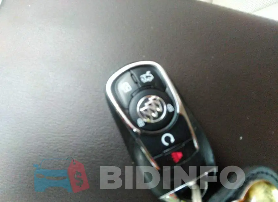 1G4ZP5SS4HU192084 Photo# 11