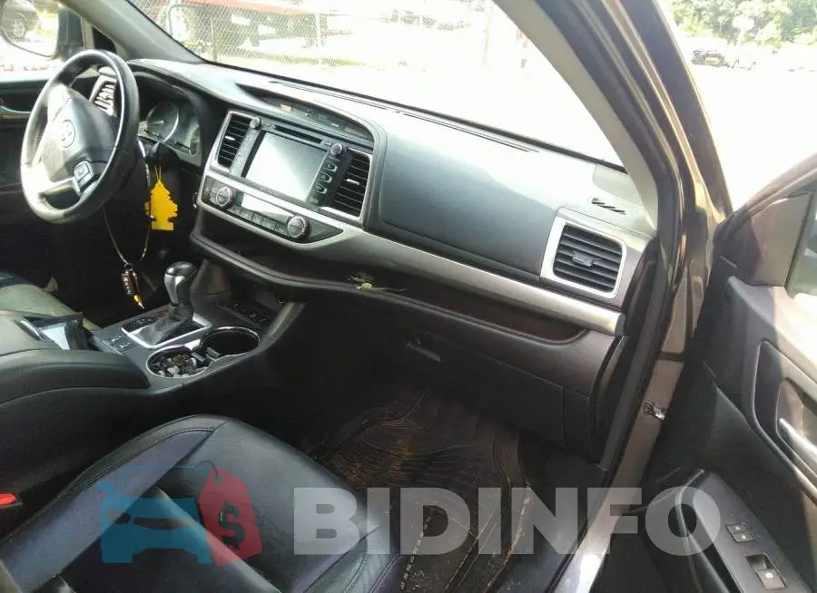 5TDJKRFH8GS240193 Photo# 5