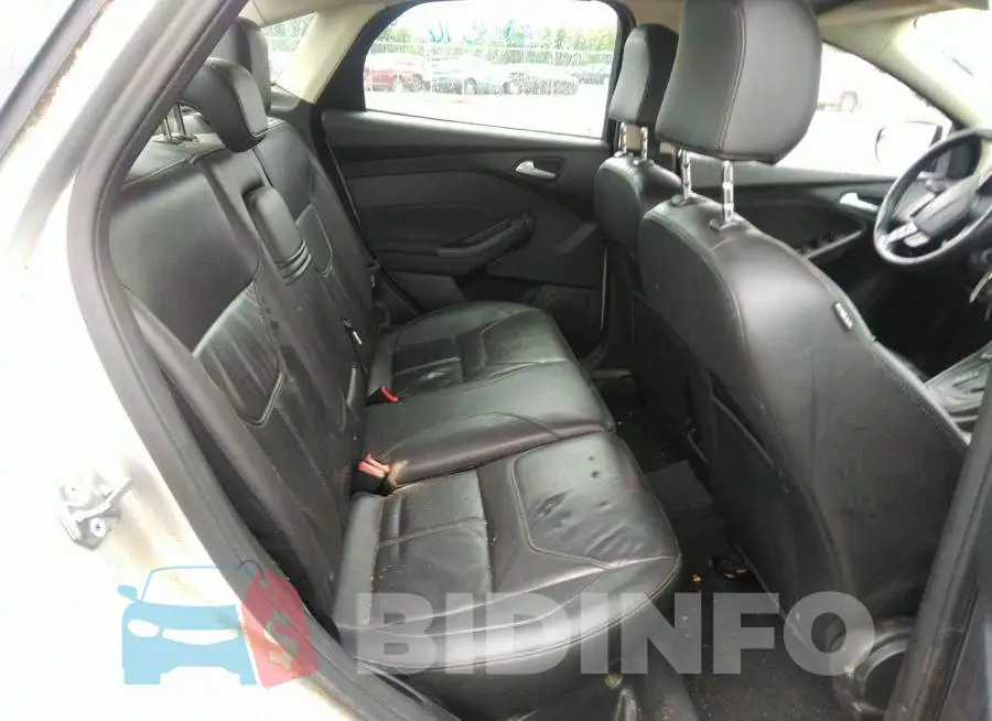 1FADP3F2XGL235382 Photo# 8