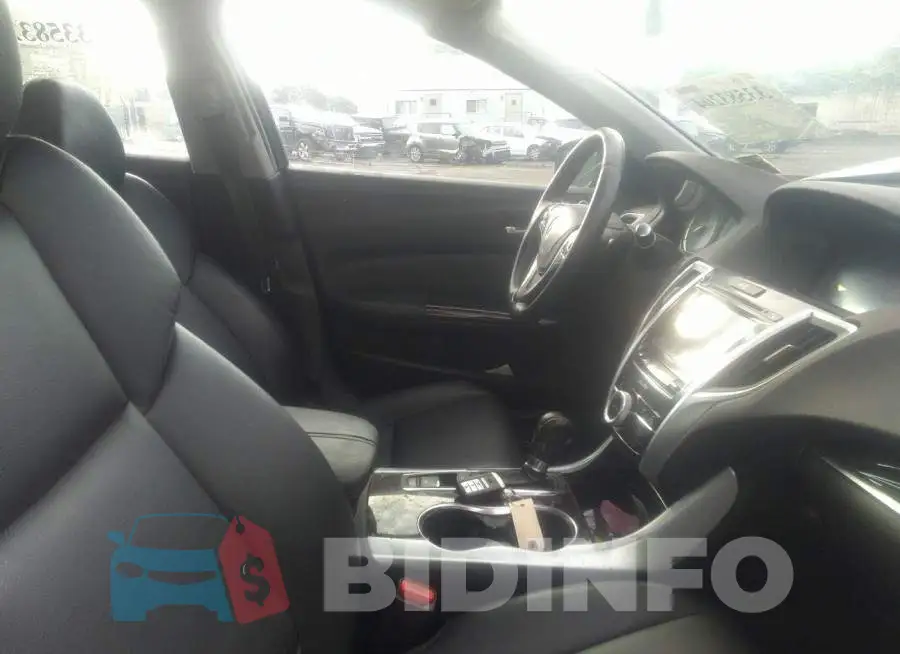 19UUB1F3XFA008730 Photo# 5