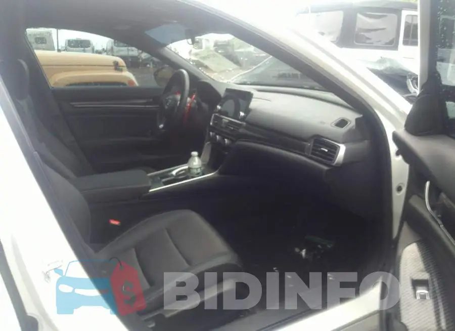 1HGCV2F32NA008387 Photo# 5