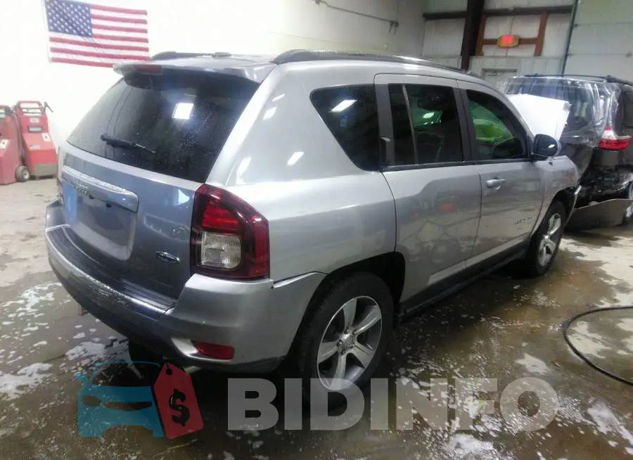1C4NJDEB5GD696670 Photo# 4