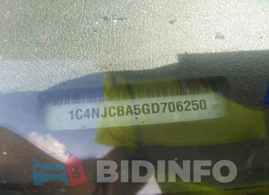 1C4NJCBA5GD706250 Photo# 9