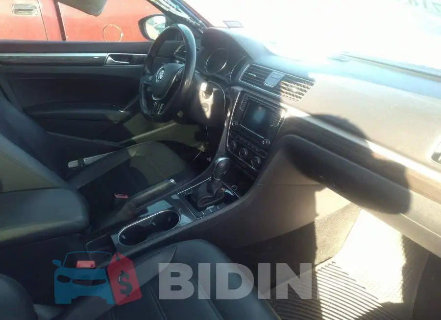 1VWBA7A37JC004776 Photo# 5