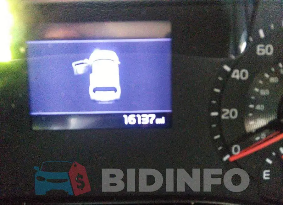 KNDJ33AU3L7027249 Photo# 7
