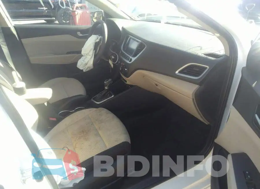 3KPC24A61NE170917 Photo# 5
