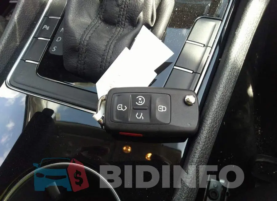 1VWMA7A34KC002848 Photo# 11