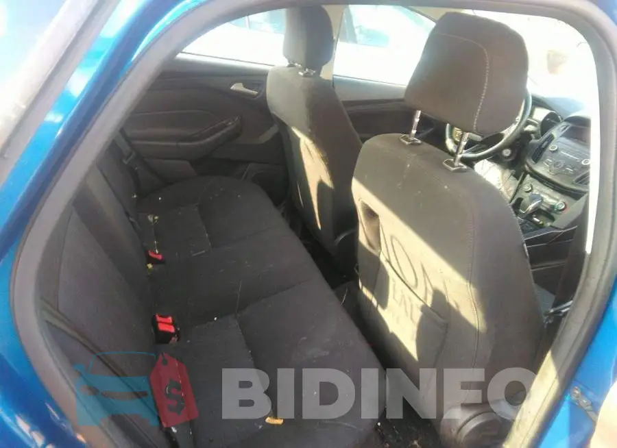 1FADP3F25JL268393 Photo# 8