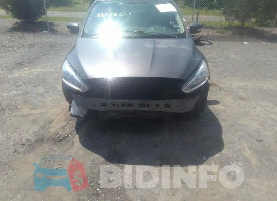 1FADP3N26JL283423 Photo# 6